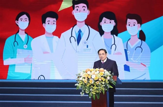 Journée des médecins vietnamiens hommage au personnel médical dans tout le pays